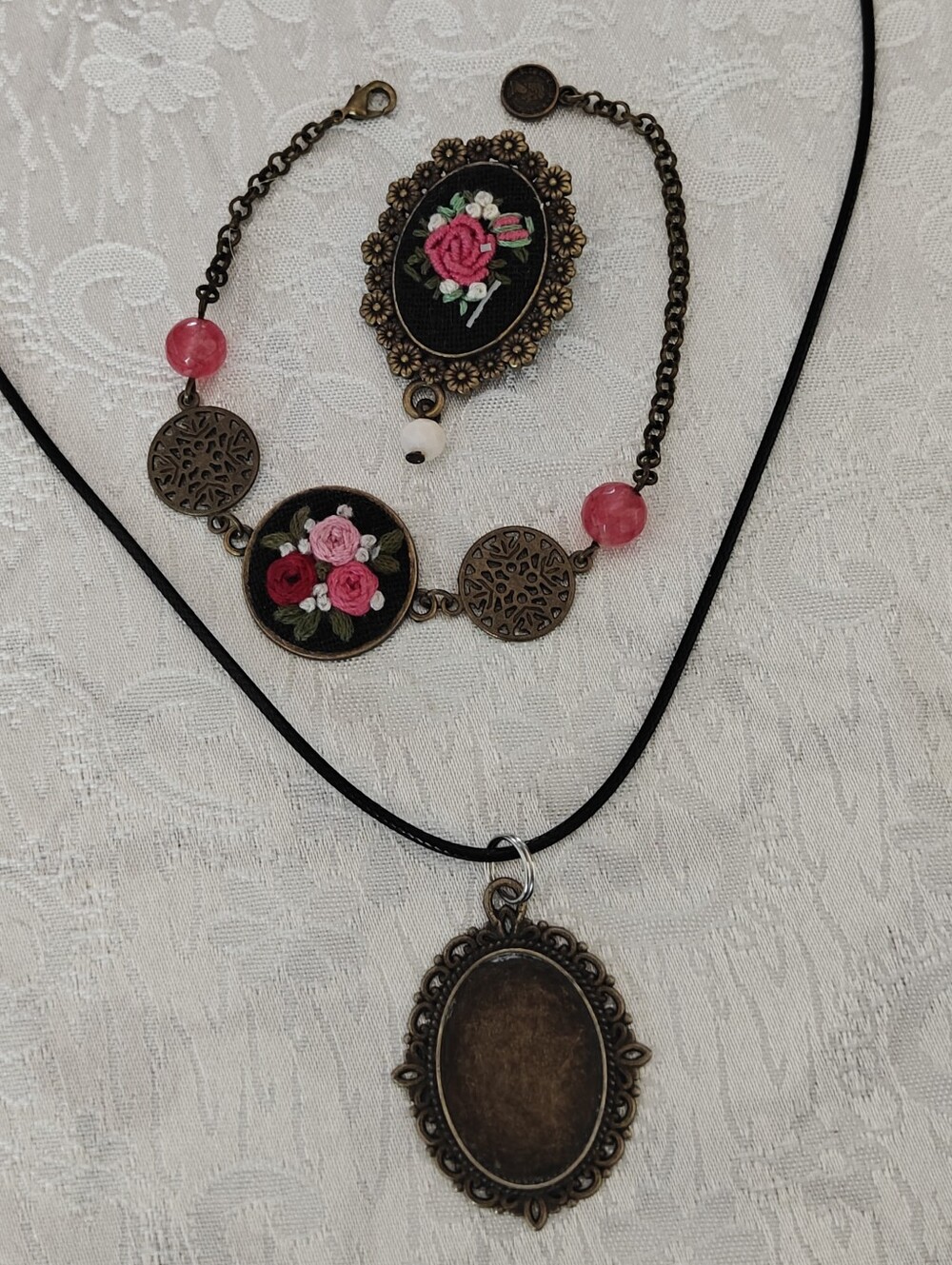 Vintage Victorian Revival Crocheted Pin Brooch, Bracelet & Necklace Jewelry Set